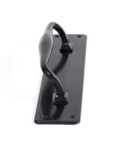 Black Pull Handle On Backplate